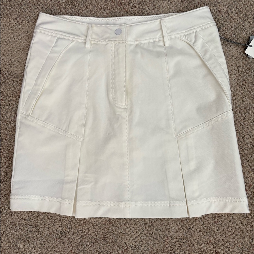 Woman’s Annika Cutter Buck Skort